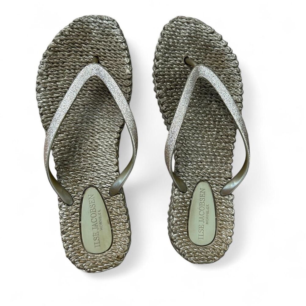 Ilse Jacobsen gold glitter flip flops - size 8